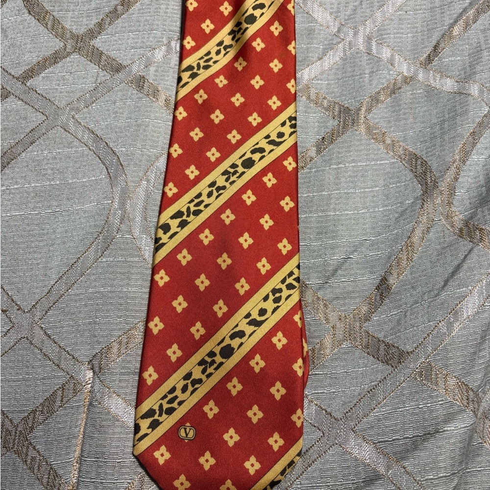 Valentino Garavani Red and Gold Patterned Tie